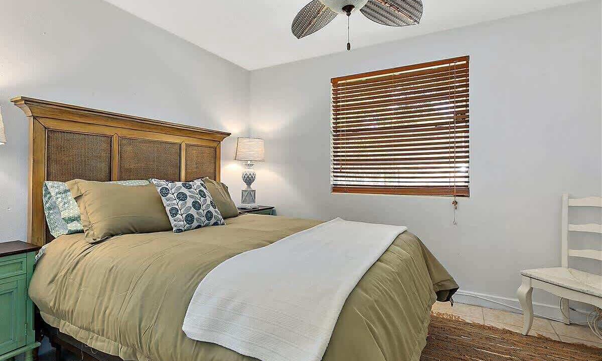 Photo of Bedroom in Lakeshore South