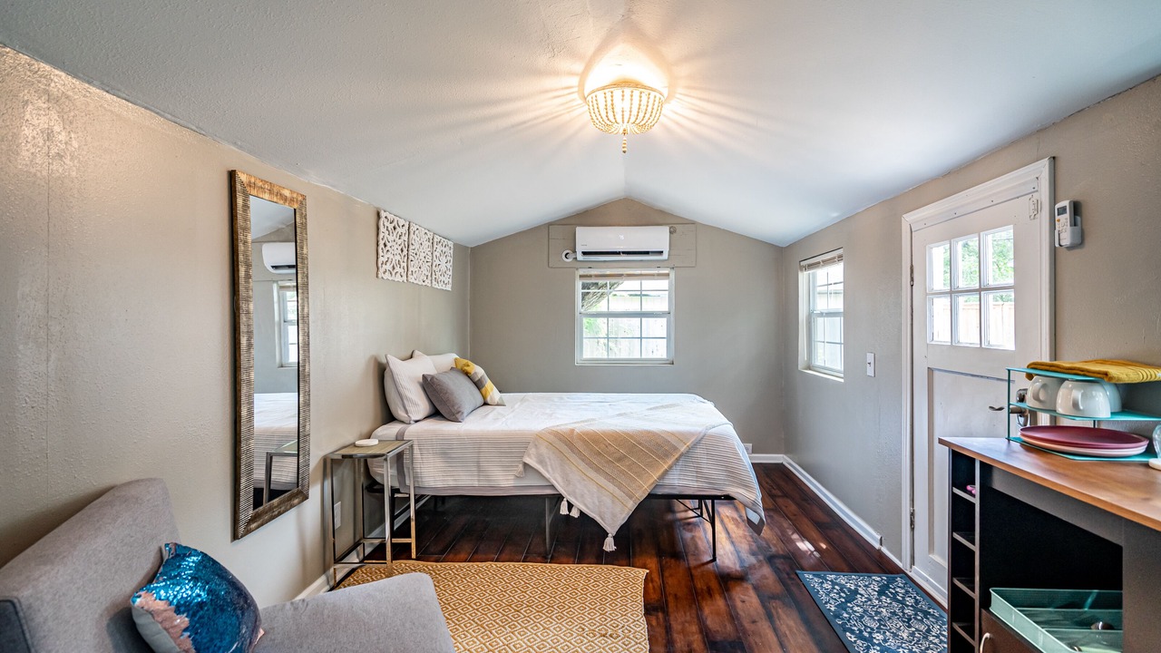 Photo of Bedroom in Oak Cliff