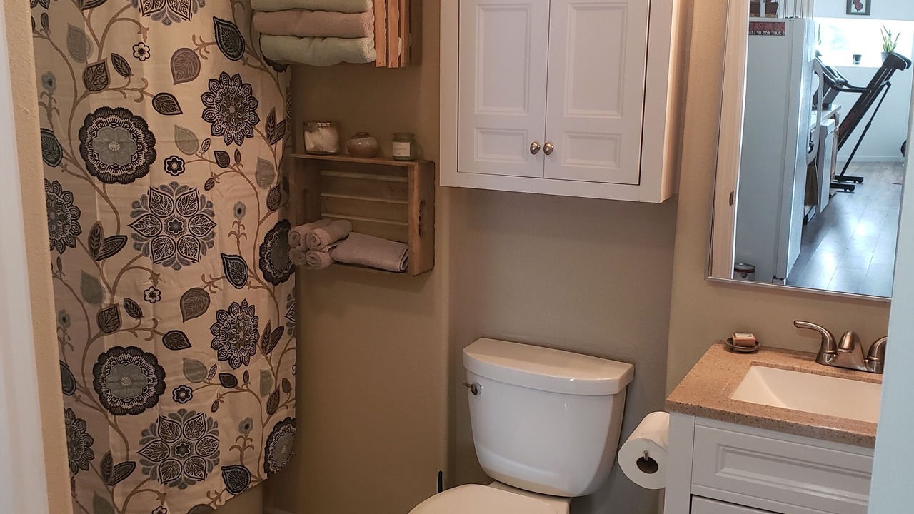 Photo of Bathroom in Kalifornsky