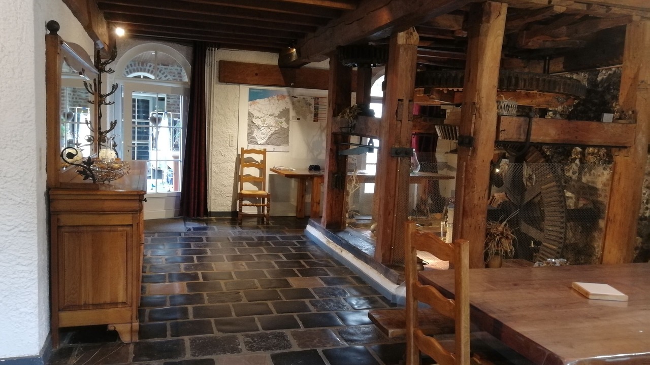 Photo of Others in Renty