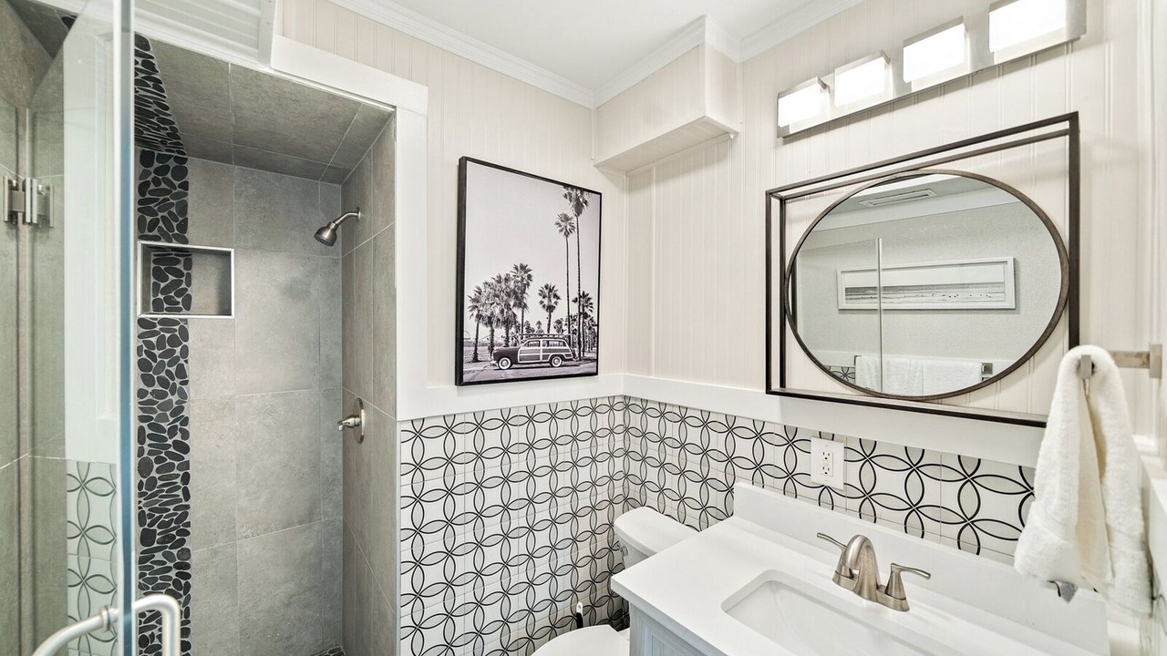 Photo of Bathroom in Orlando Beach