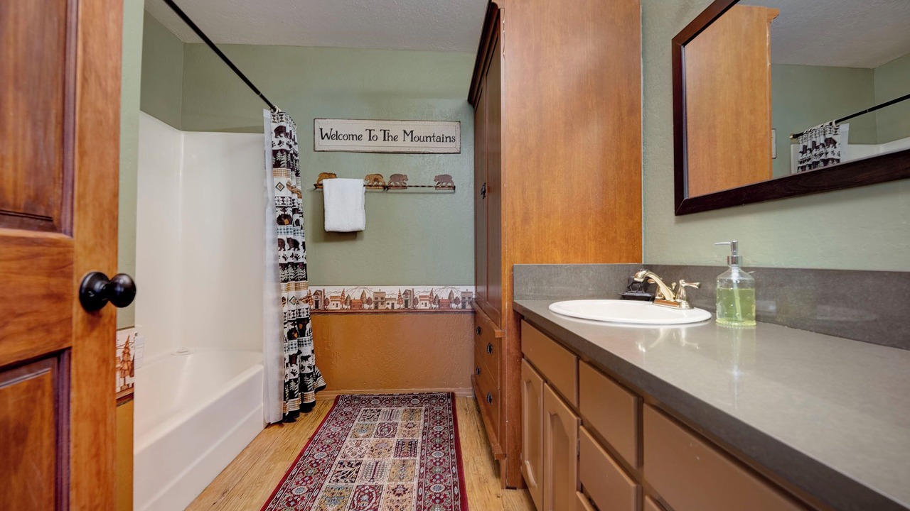Photo of Bathroom in Kingswood Estates
