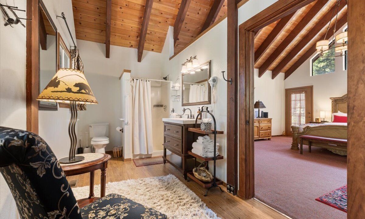 Photo of Bathroom in Kingswood Estates