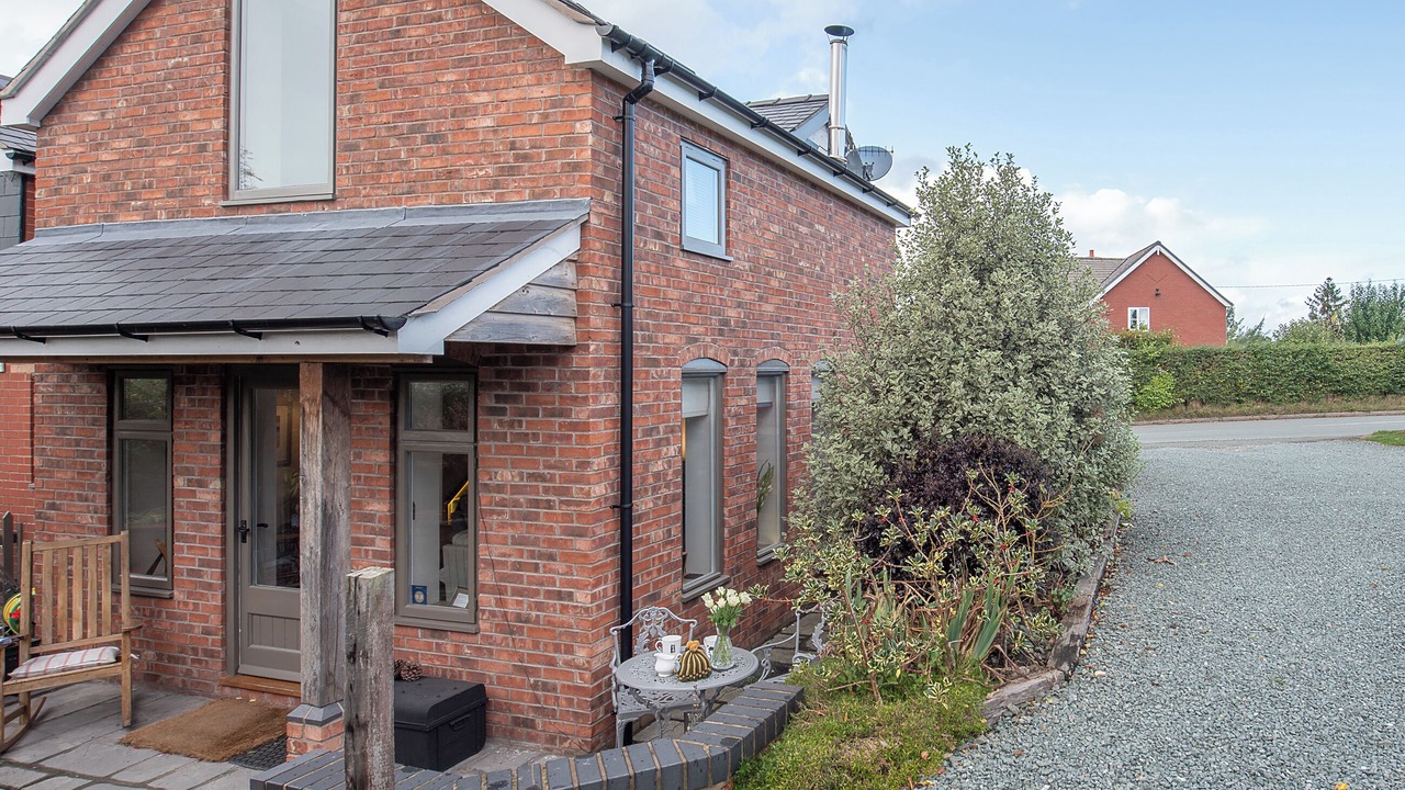 Photo of Others in Kingswood