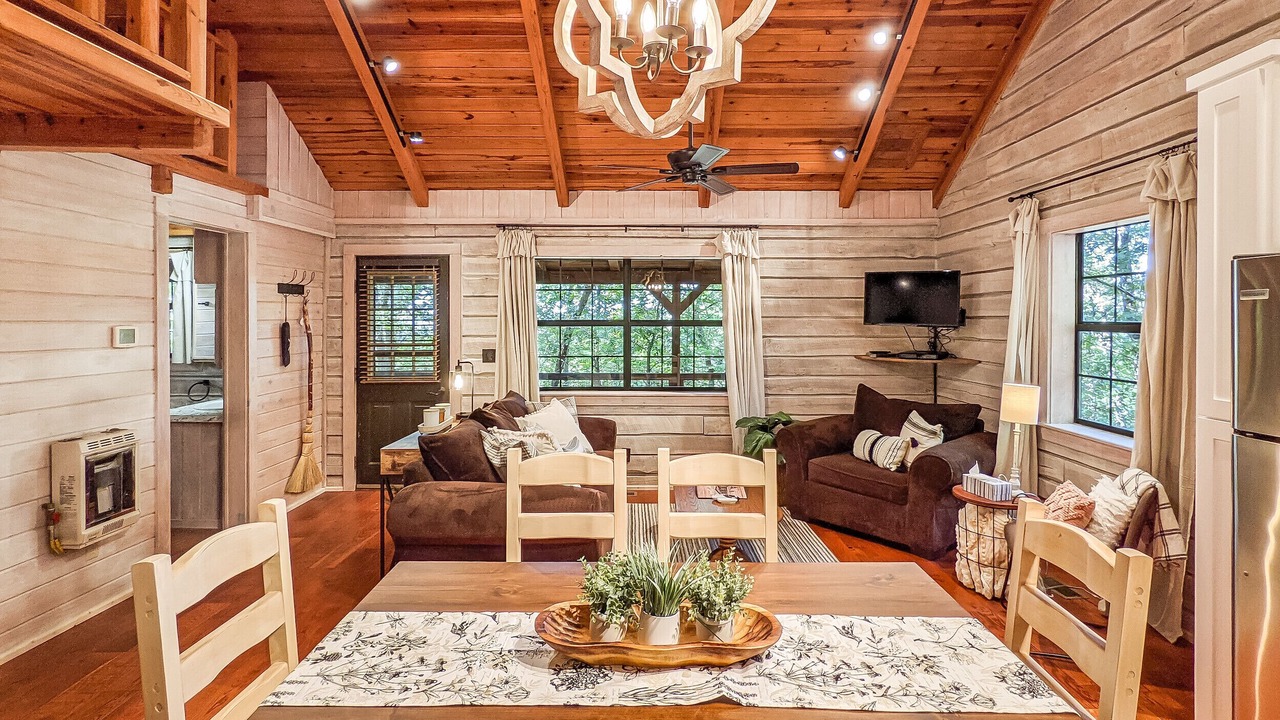 Photo of Livingroom in Boswell