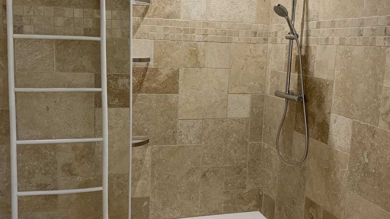 Photo of Bathroom in Saze
