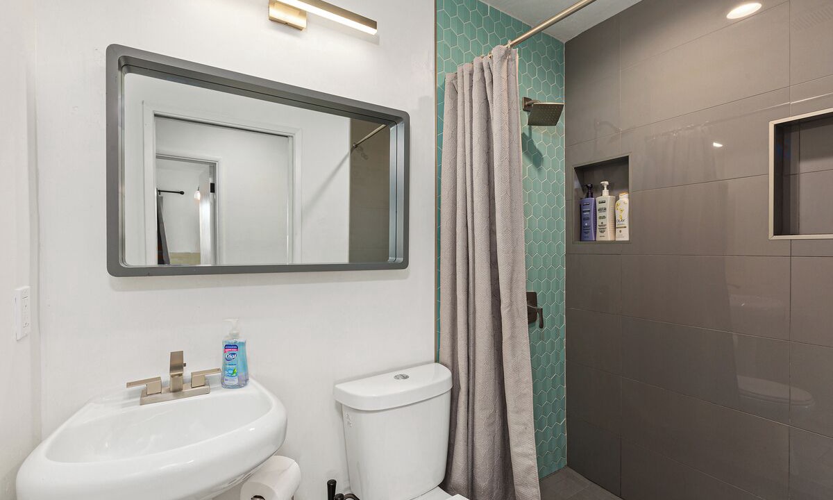 Photo of Bathroom in Oak Park