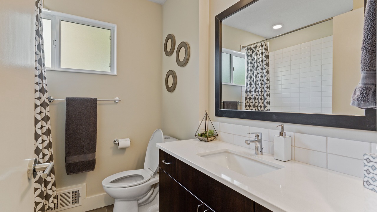Photo of Bathroom in Olympus Cove