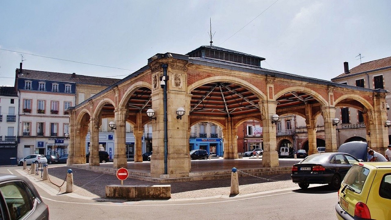 Photo of Others in Valence