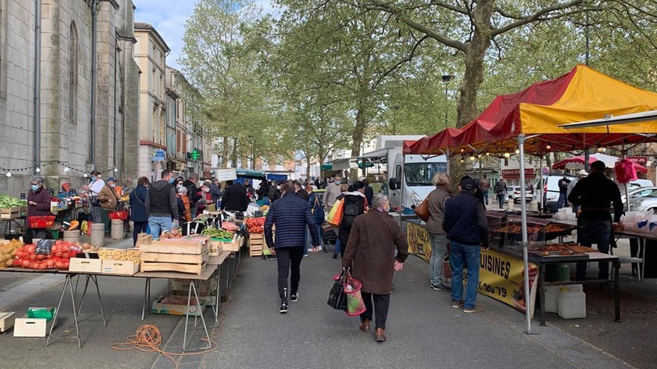 Photo of Others in Valence