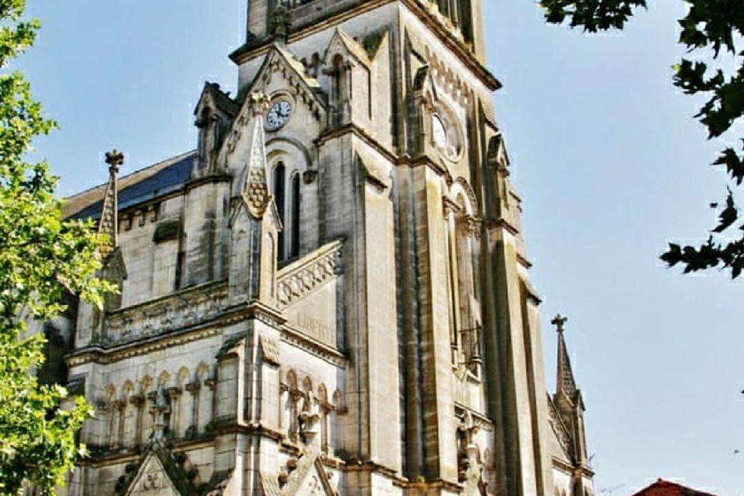 Photo of Others in Valence
