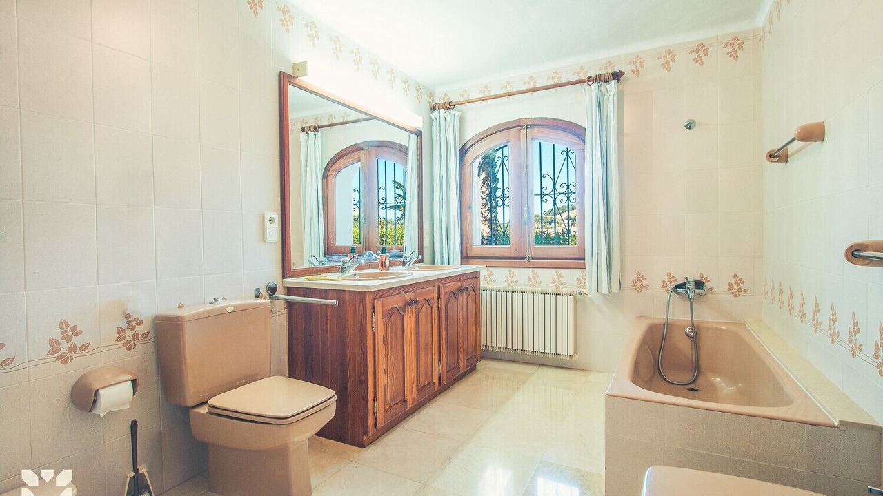 Photo of Bathroom in Arnella