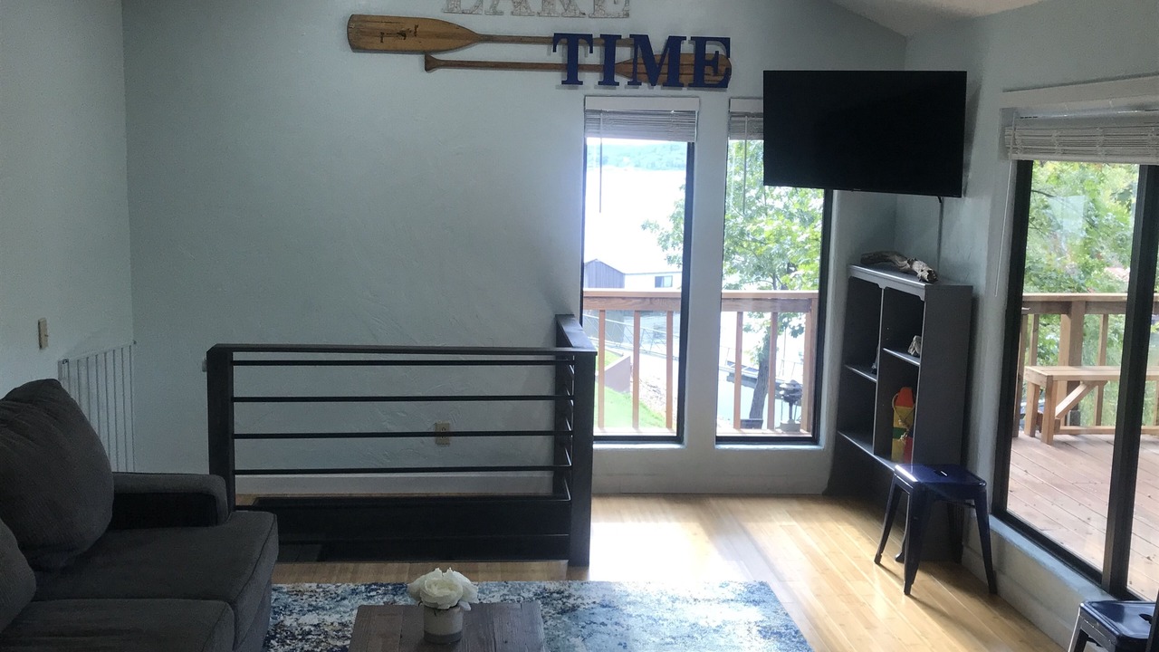 Photo of Livingroom in Jay