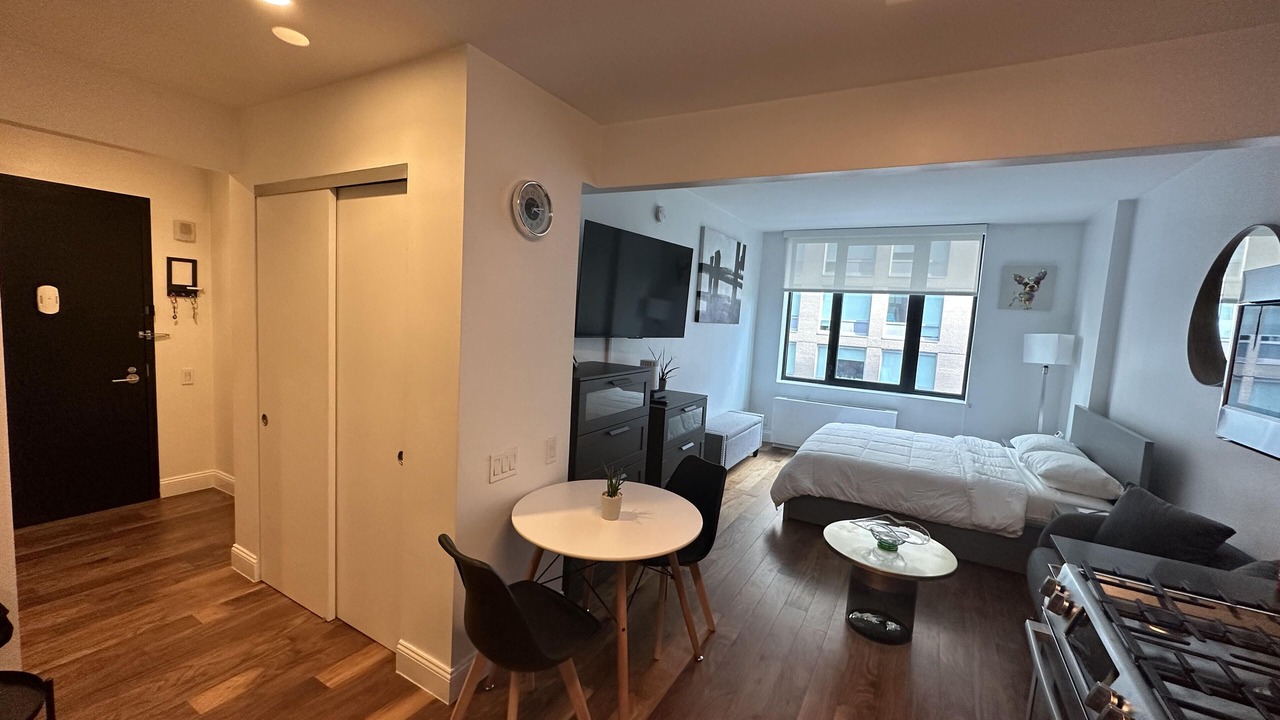 Photo of Bedroom in Hunters Point