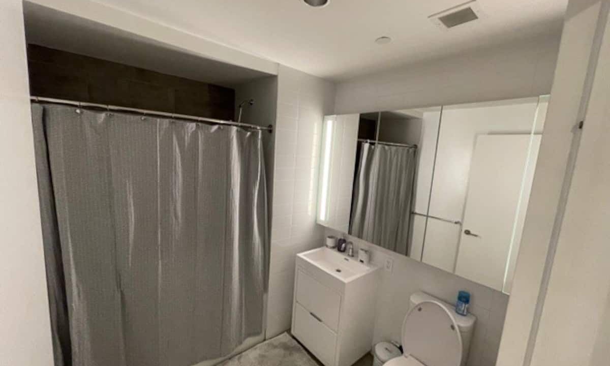 Photo of Bathroom in Hunters Point