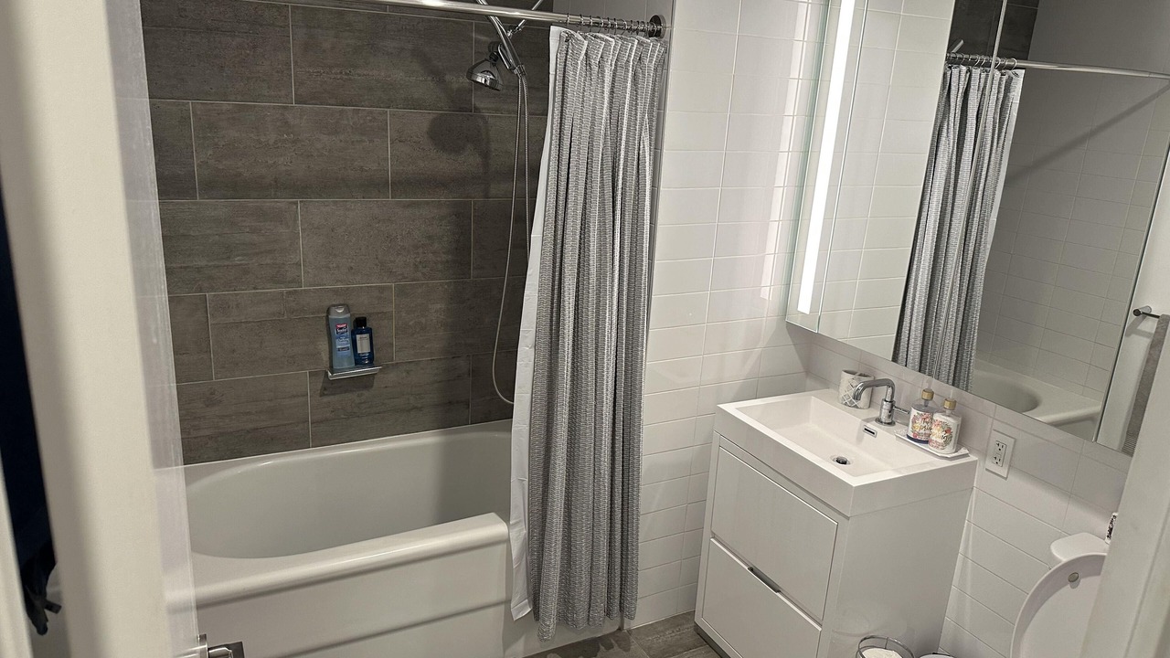 Photo of Bathroom in Hunters Point
