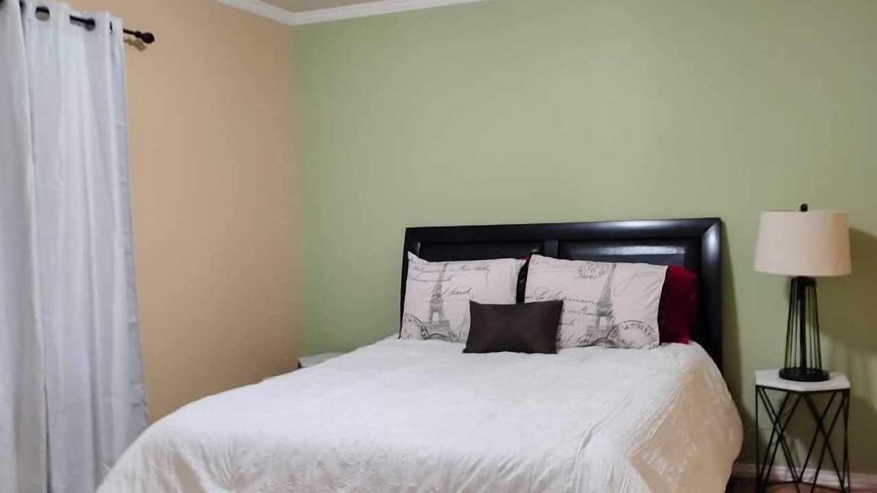 Photo of Bedroom in Lincoln Park