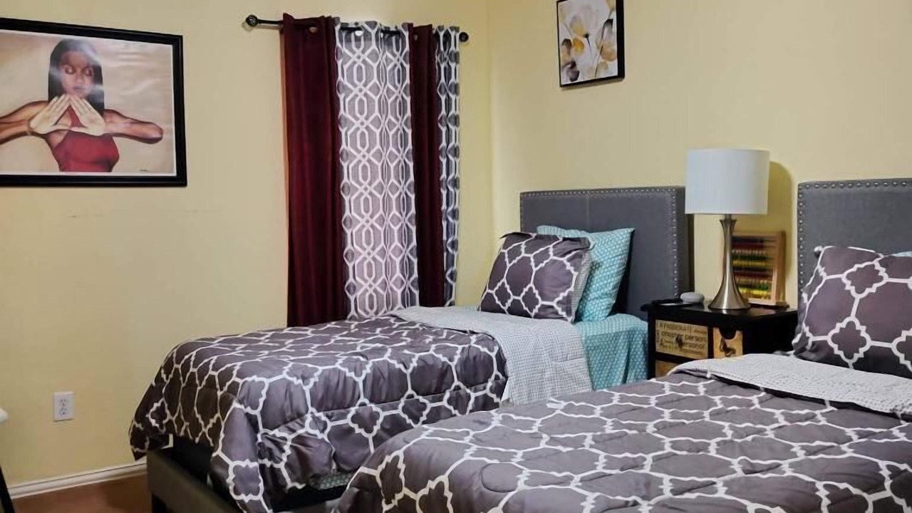 Photo of Bedroom in Lincoln Park