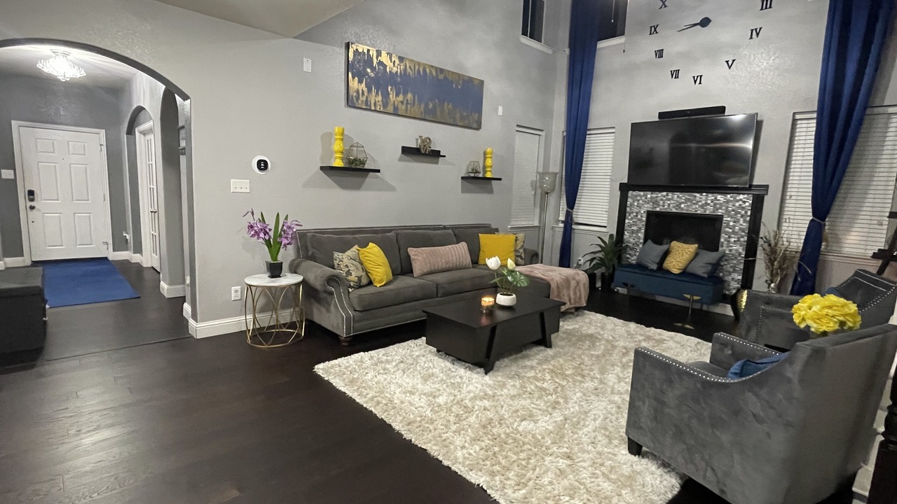 Photo of Livingroom in Lincoln Park