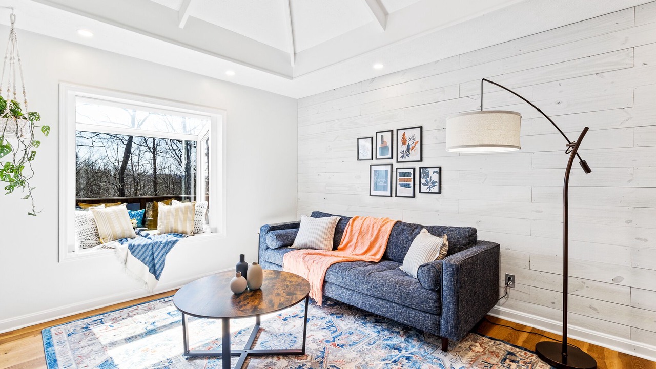 Photo of Livingroom in New Albany