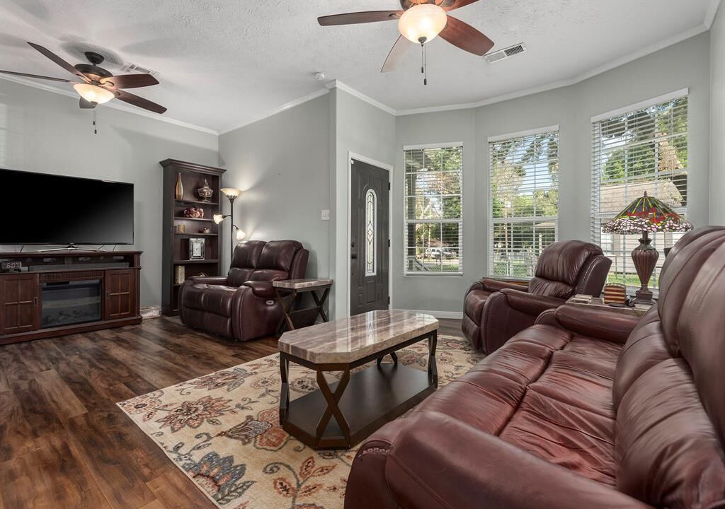 Photo of Livingroom in Dickinson