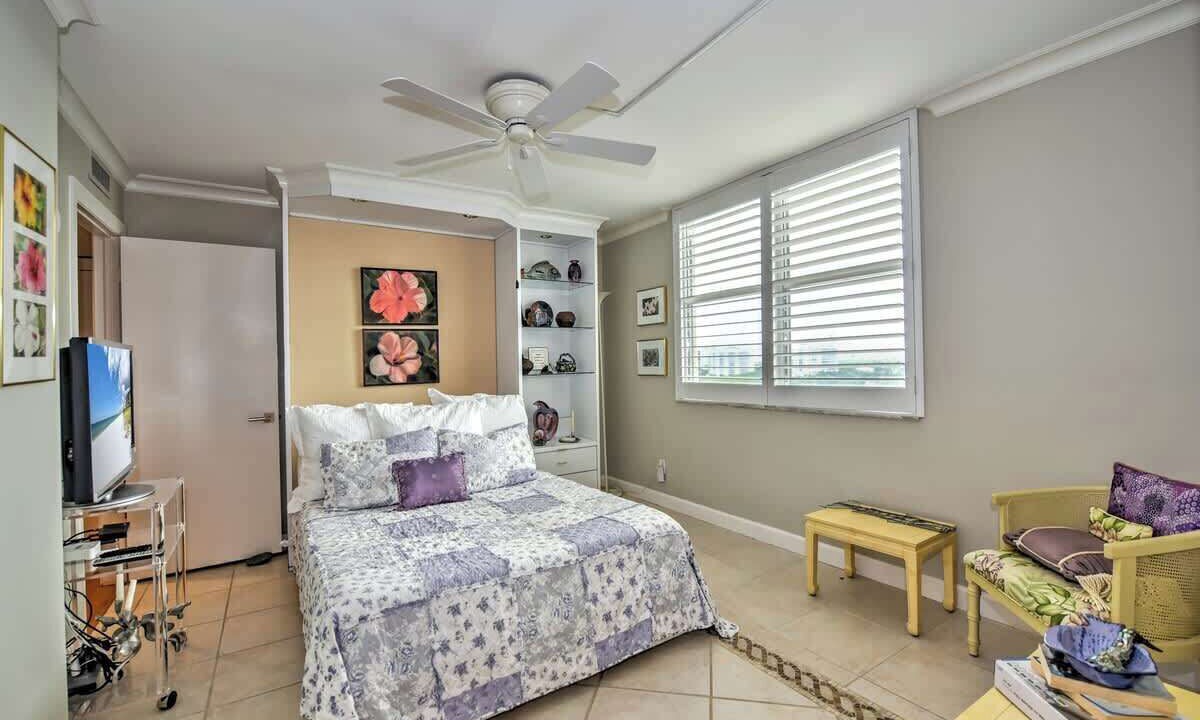 Photo of Bedroom in Vanderbilt Beach