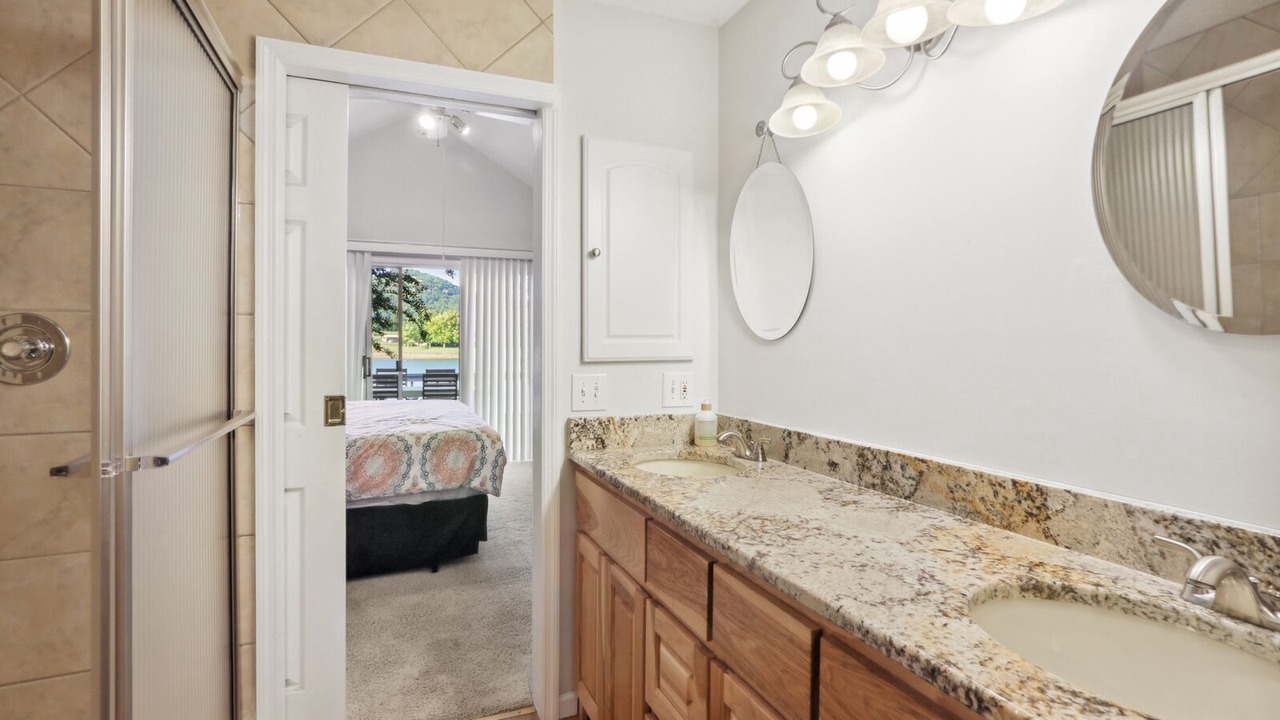 Photo of Bathroom in Hiawassee