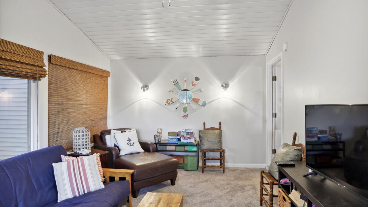 Photo of Livingroom in Hiawassee