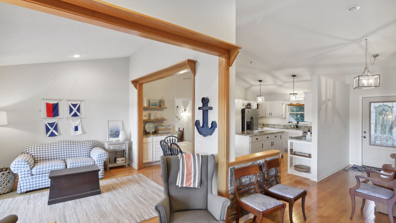 Photo of Livingroom in Hiawassee