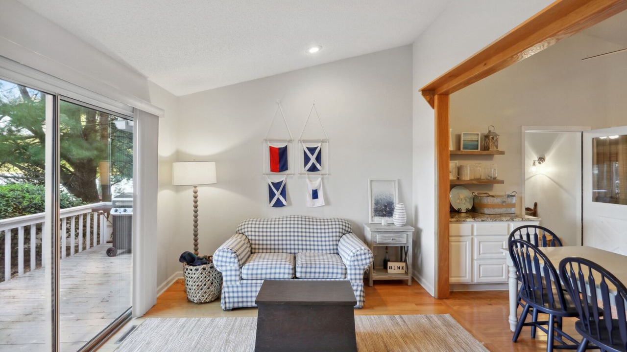 Photo of Livingroom in Hiawassee