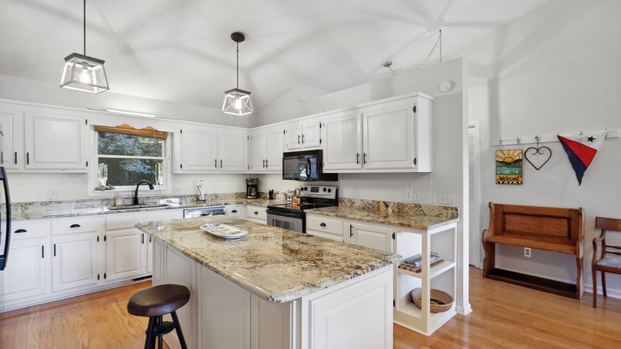 Photo of Kitchen in Hiawassee