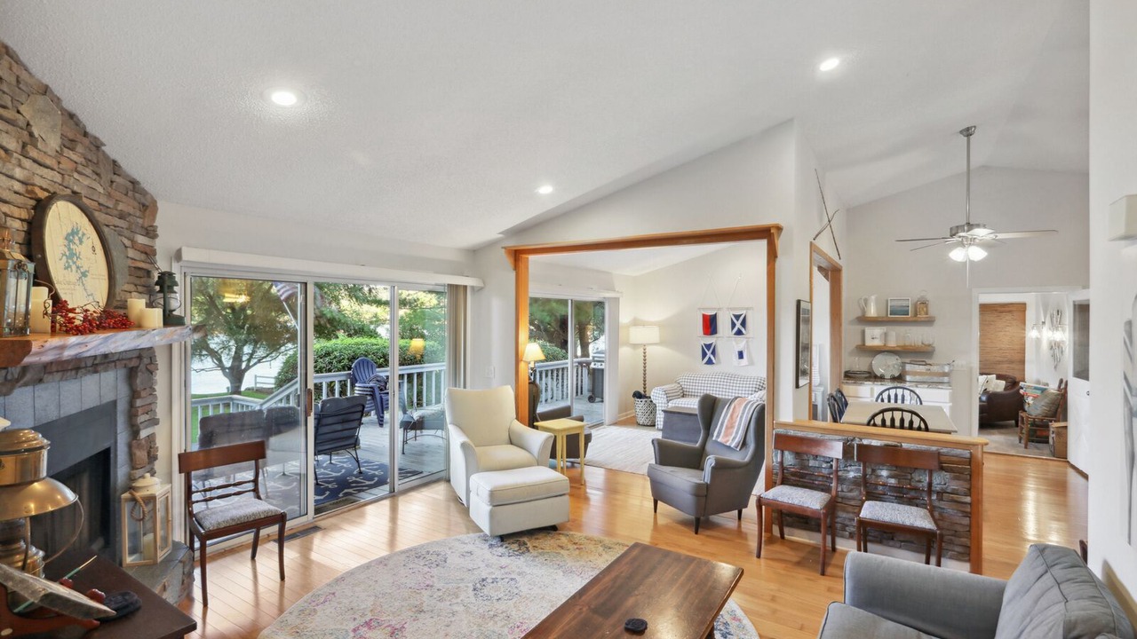 Photo of Livingroom in Hiawassee