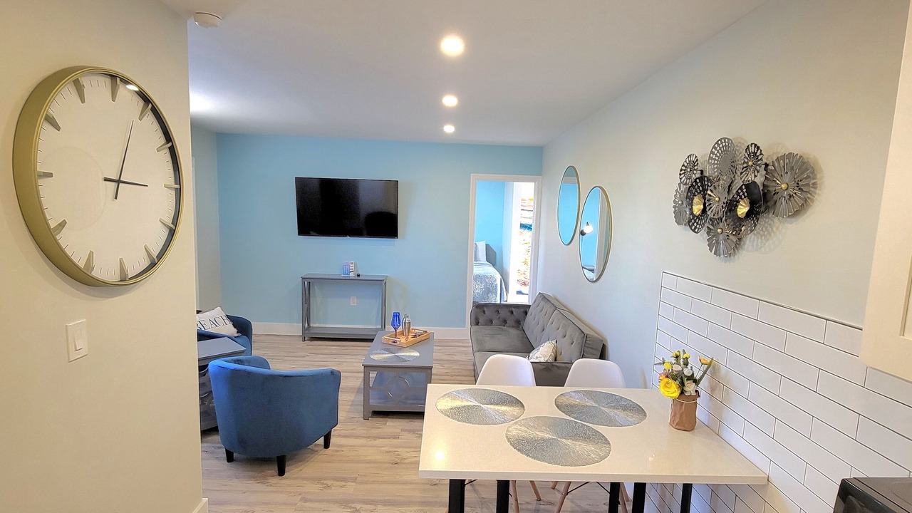 Photo of Livingroom in Treasure Island
