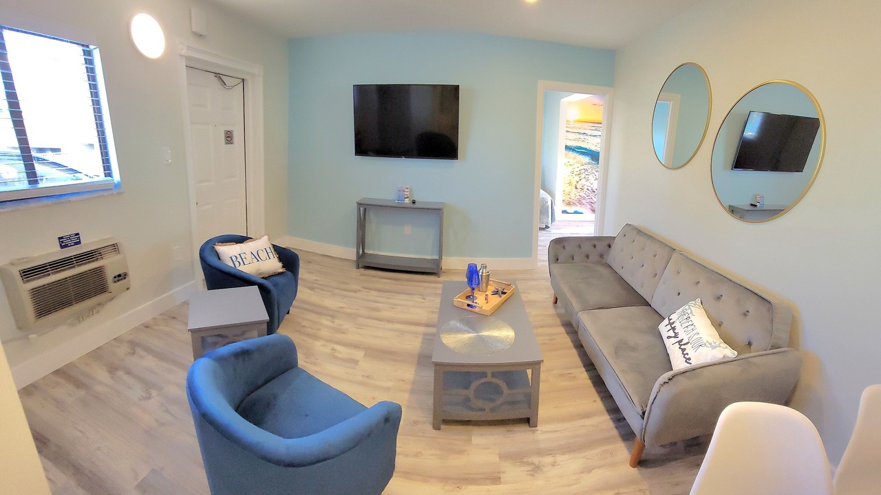 Photo of Livingroom in Treasure Island