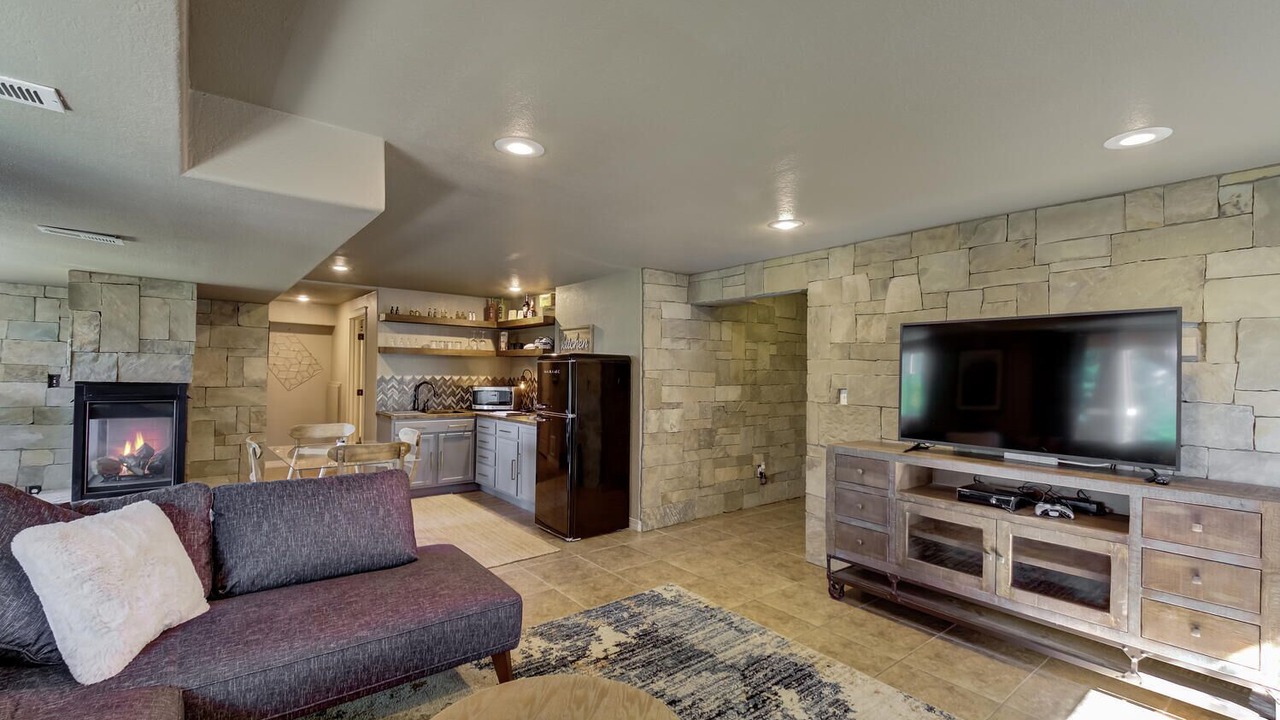 Photo of Livingroom in Tallyn's Reach