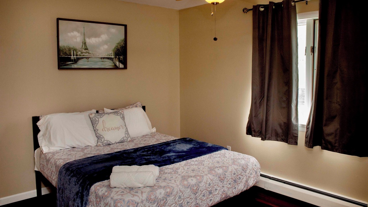 Photo of Bedroom in Hammondsport