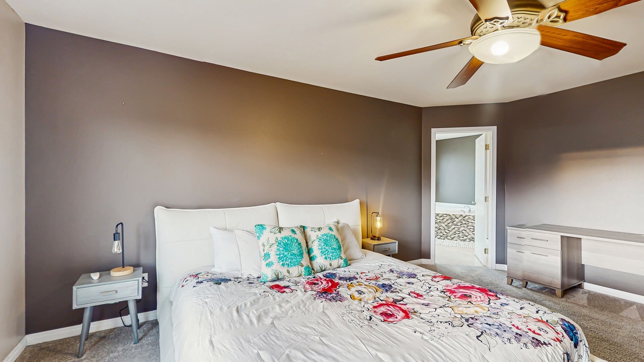 Photo of Bedroom in Monitor