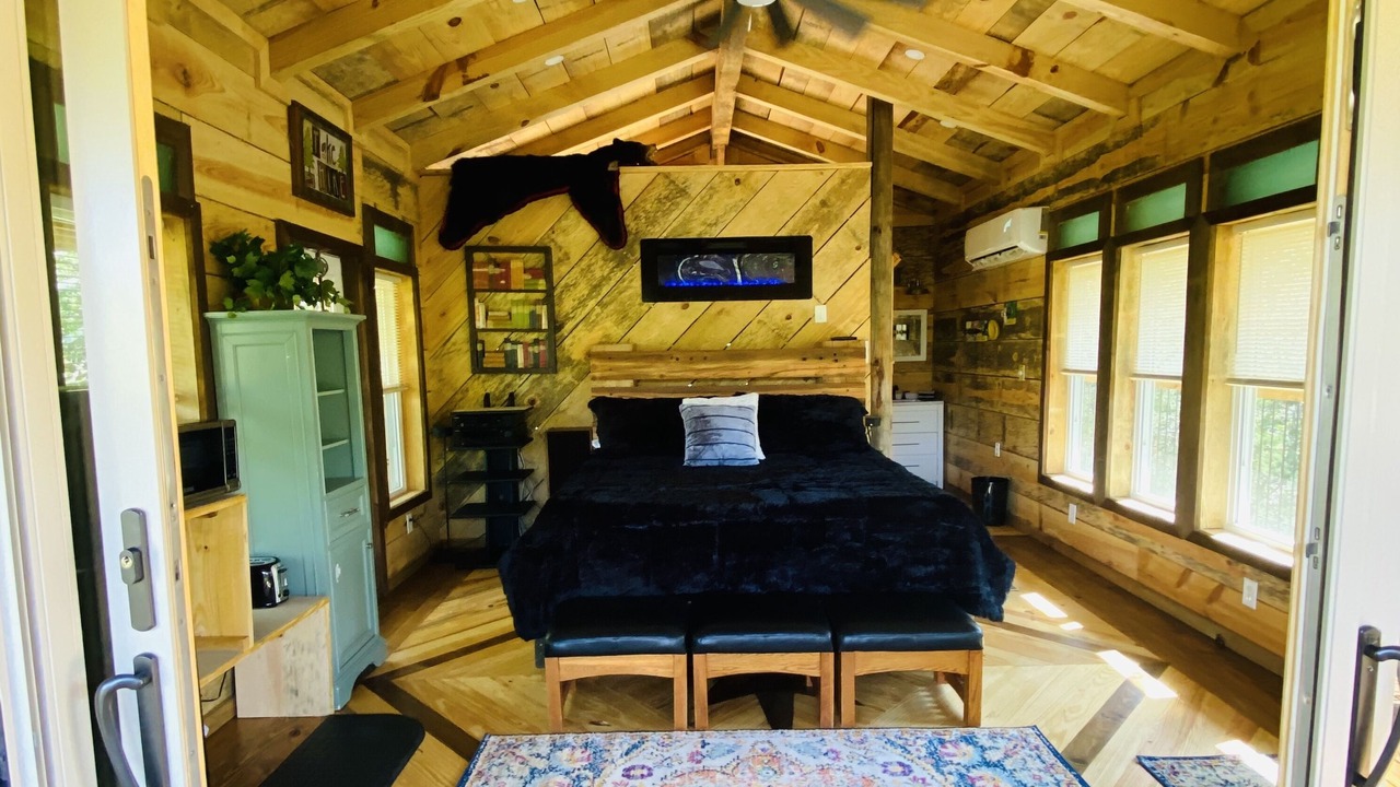 Photo of Bedroom in Jackson