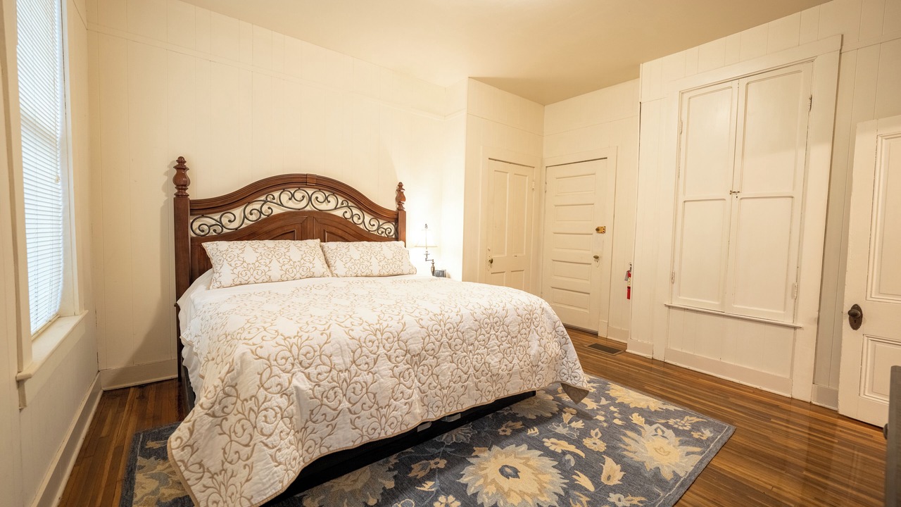 Photo of Bedroom in Jefferson City