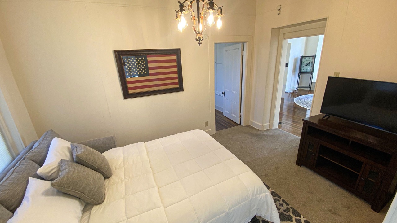 Photo of Bedroom in Jefferson City