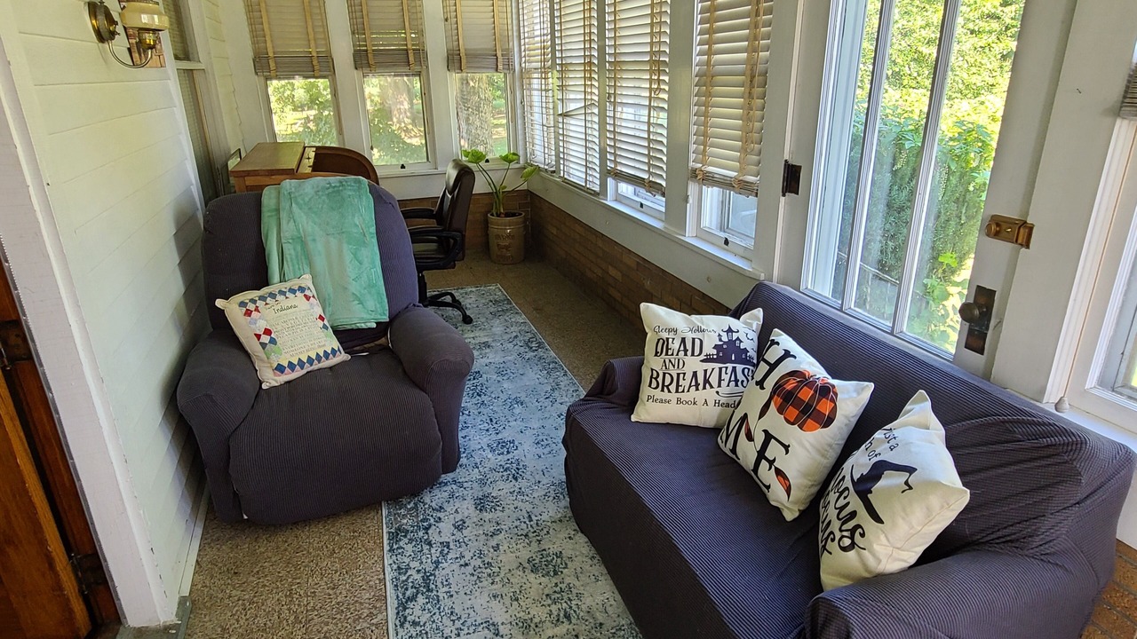 Photo of Livingroom in Twelve Mile