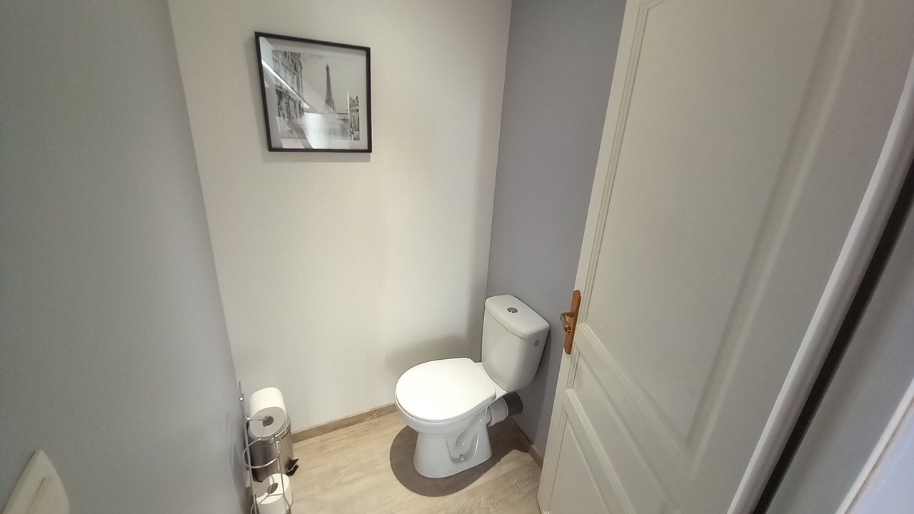 Photo of Bathroom in Pende