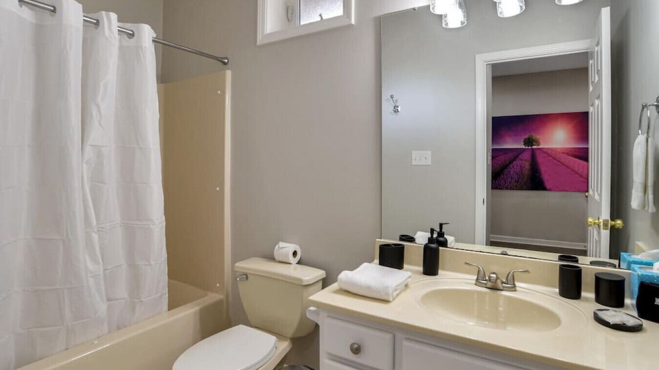 Photo of Bathroom in Royal Pines