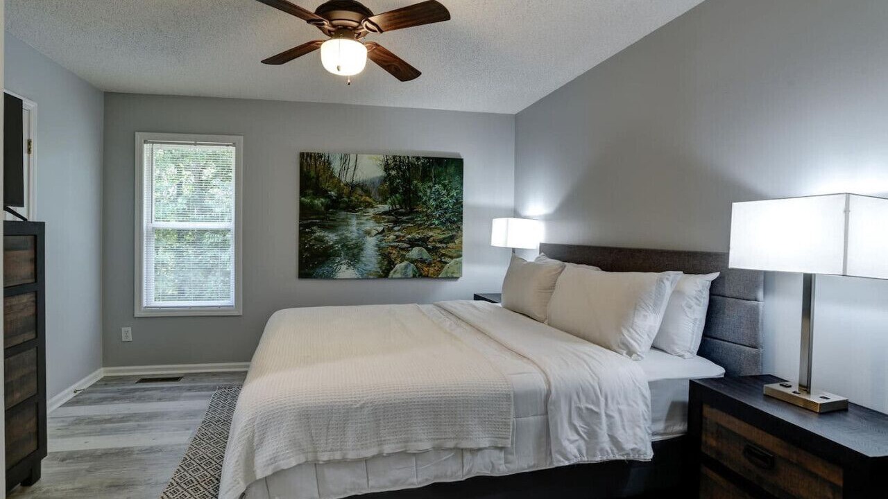 Photo of Bedroom in Royal Pines