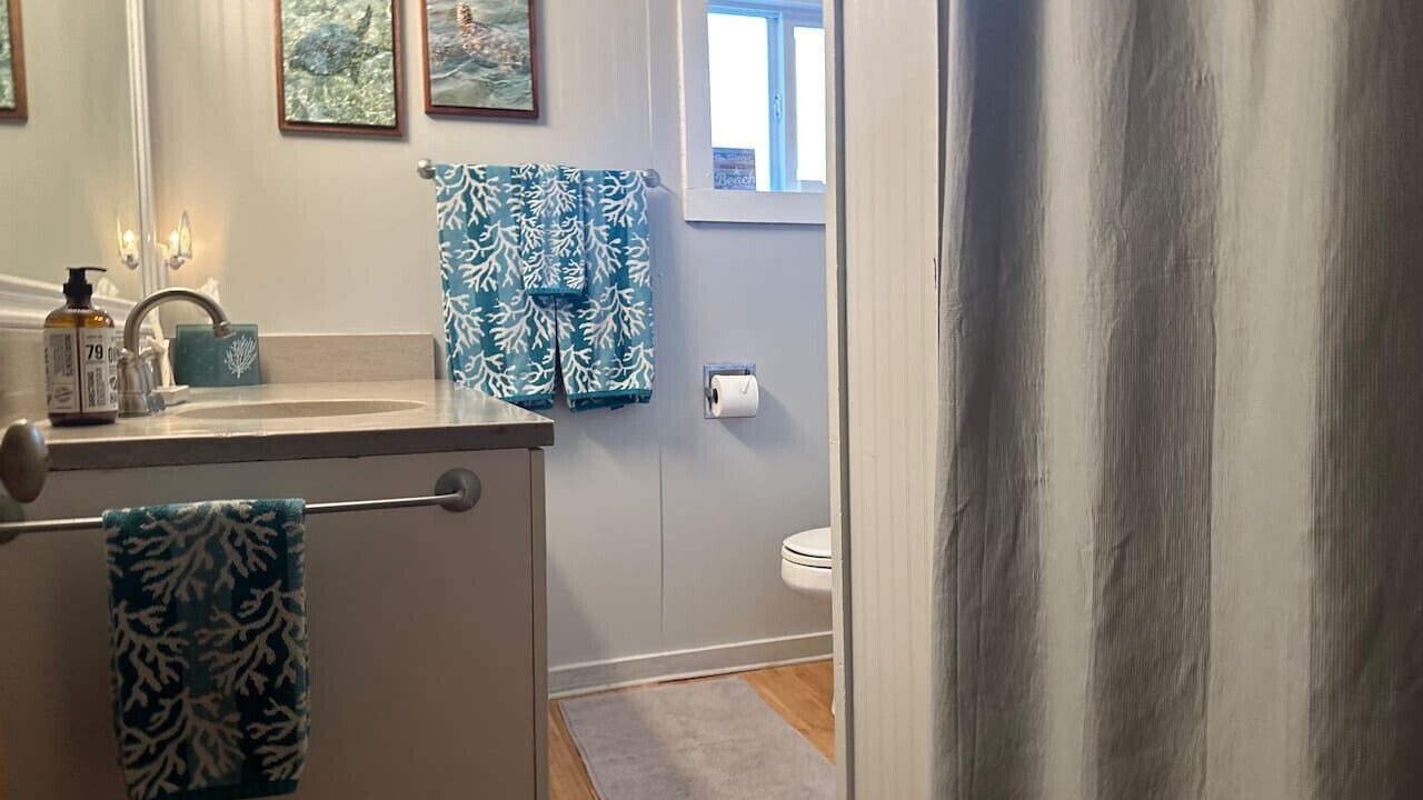 Photo of Bathroom in Punaluu