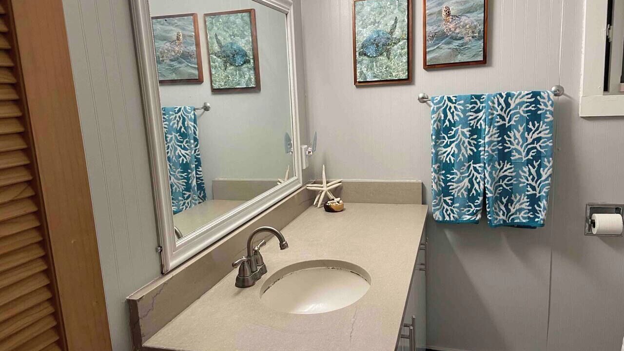 Photo of Bathroom in Punaluu