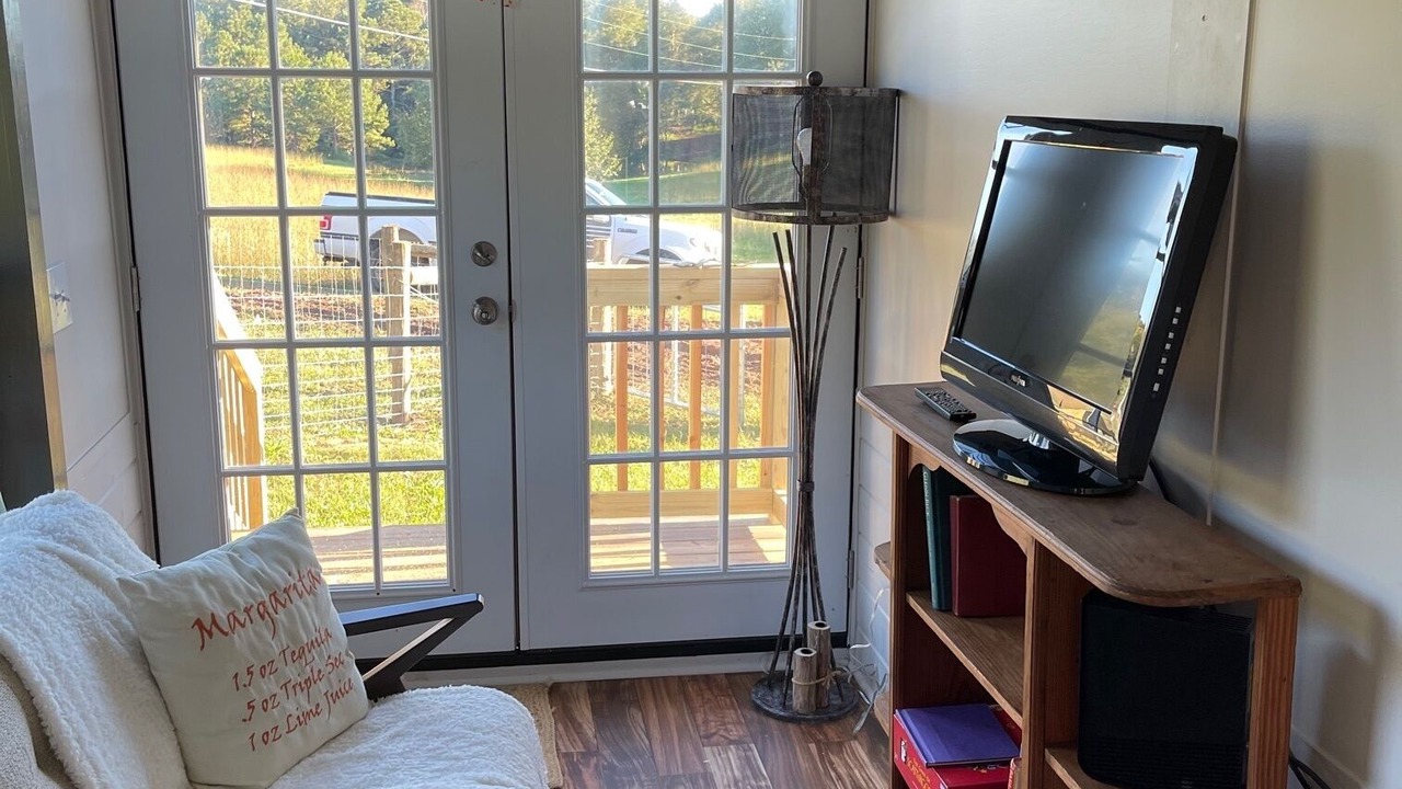 Photo of Livingroom in Hartwell