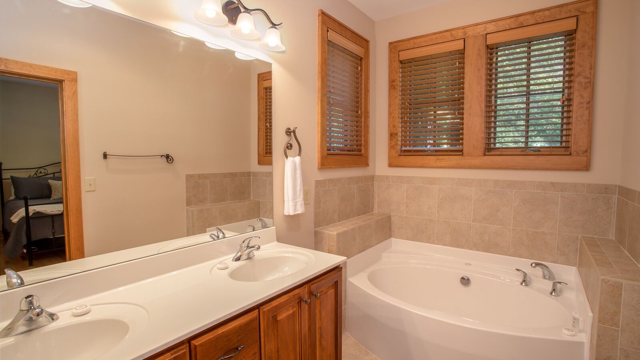 Photo of Bathroom in Foscoe