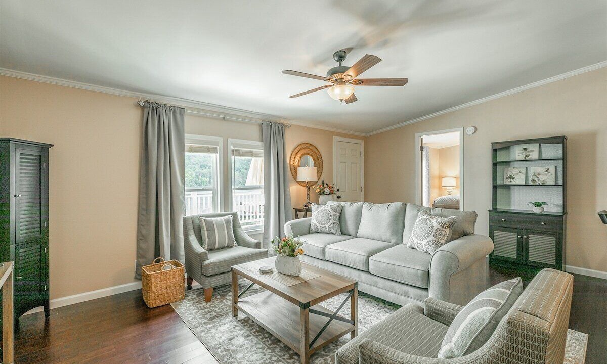 Photo of Livingroom in Chattanooga