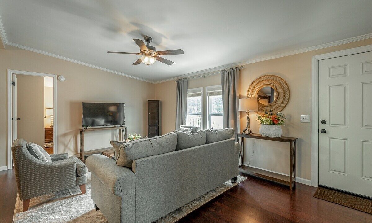Photo of Livingroom in Chattanooga